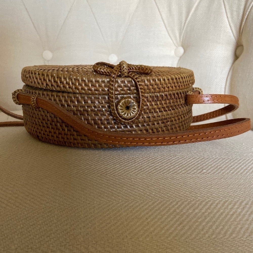 Rattan Canteen Crossbody Bag - Picture 3 of 7